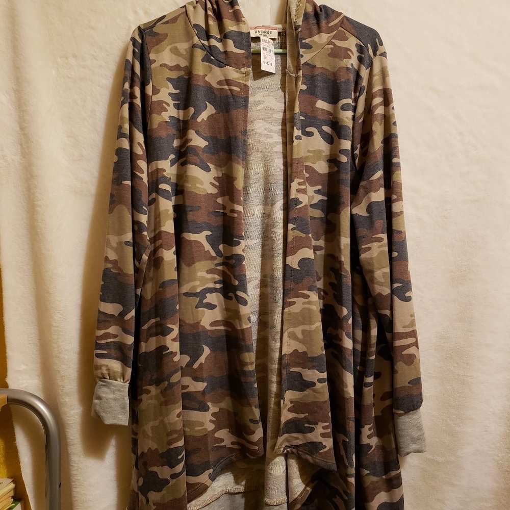 Camo lightweight hooded flyaway jacket